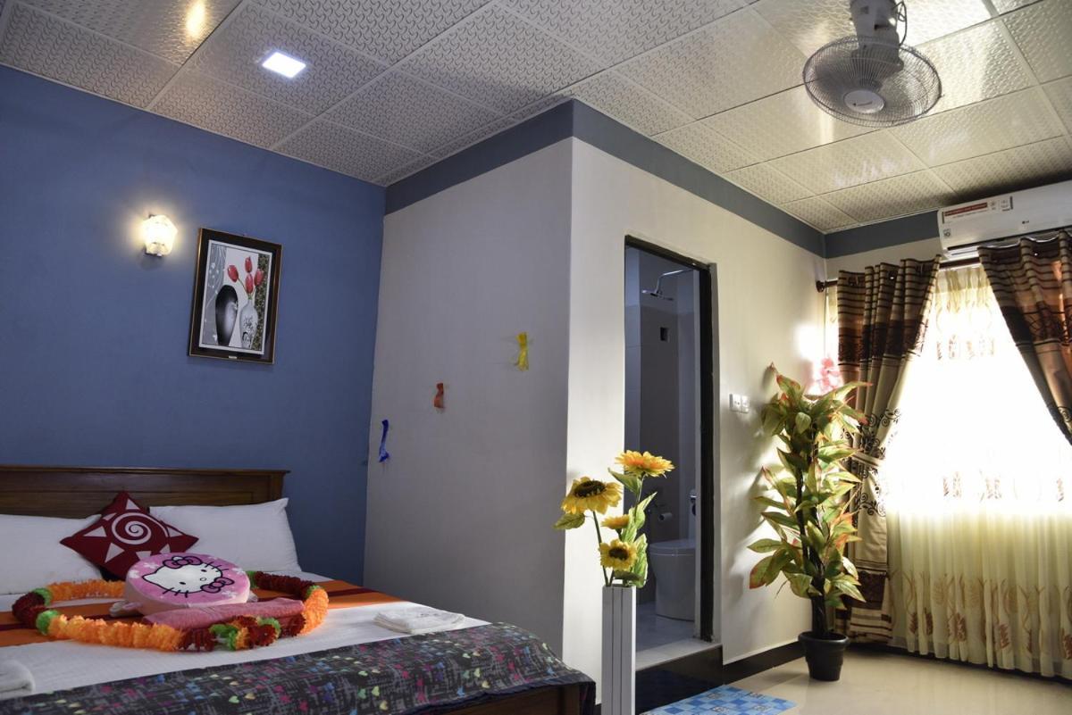 Global City Hotel Maligawatta Esterno foto