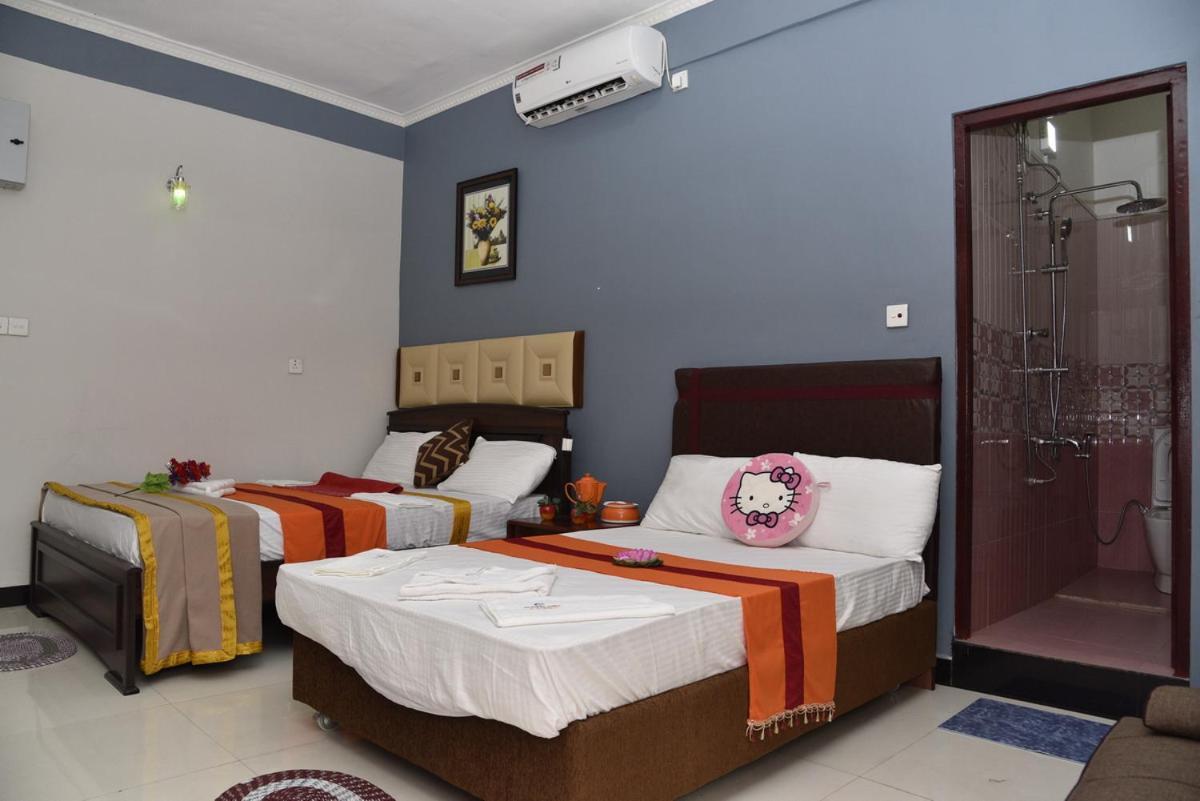 Global City Hotel Maligawatta Esterno foto