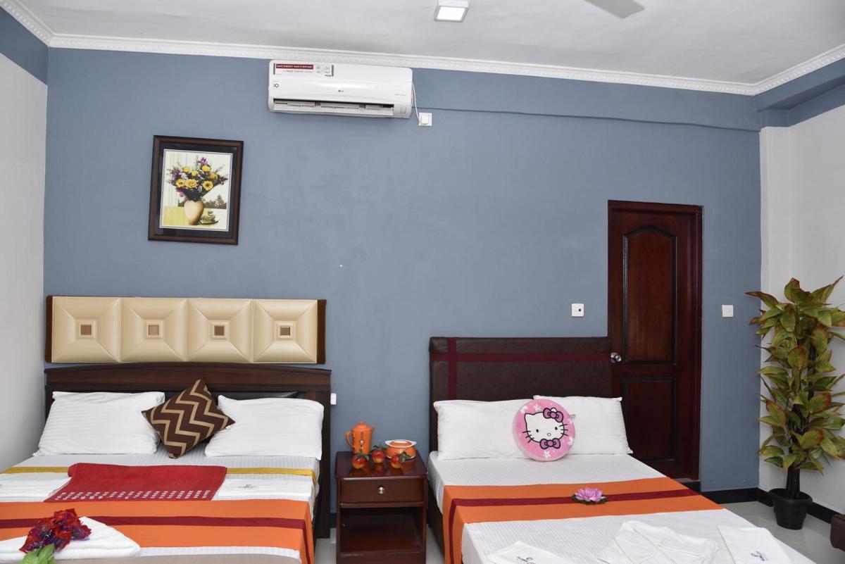 Global City Hotel Maligawatta Esterno foto