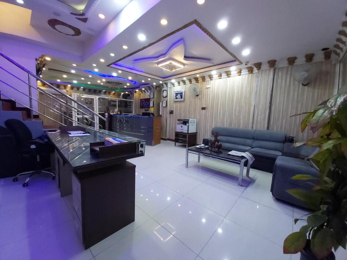 Global City Hotel Maligawatta Esterno foto