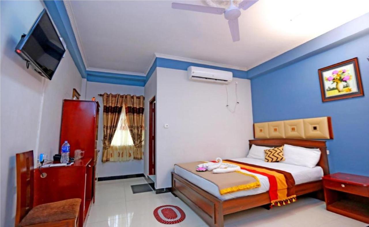 Global City Hotel Maligawatta Esterno foto